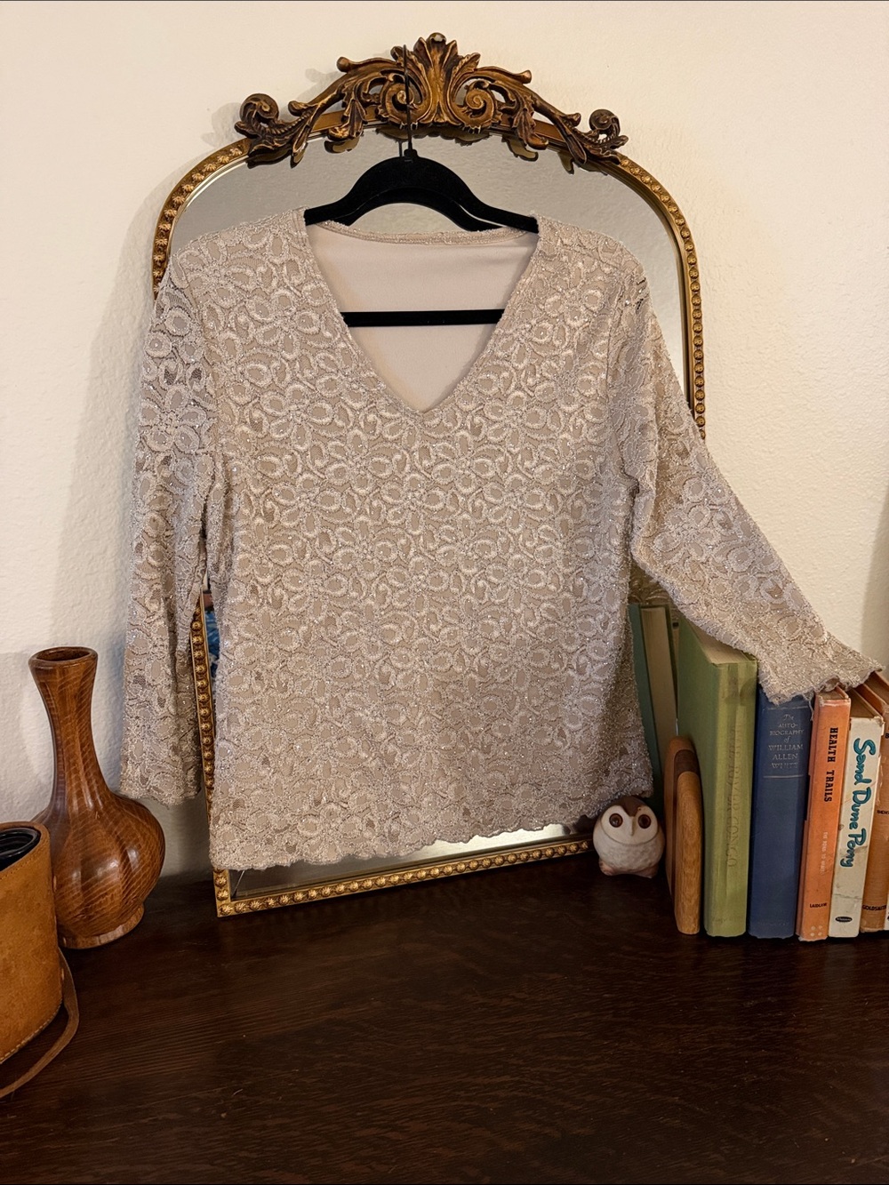 Vintage Womens Beige Lace V-Neck Top - Elegant Textured Knit